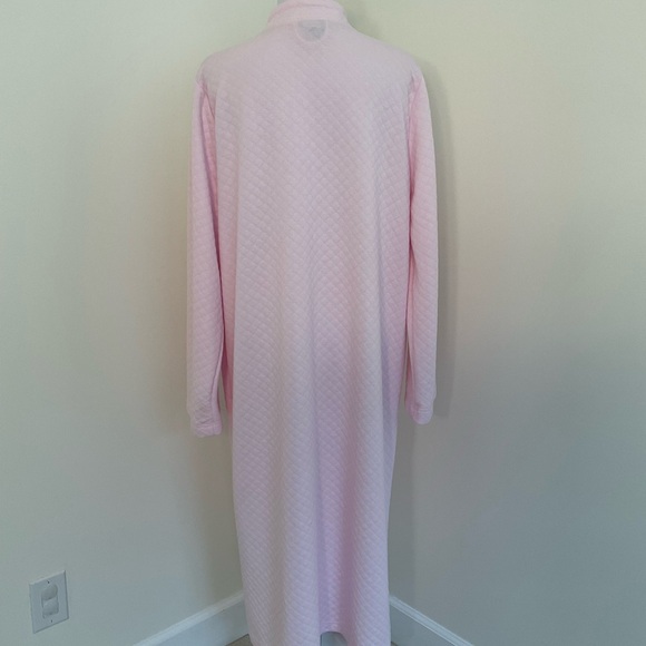 Croft & Barrow Light Pink Quilted Robe - Picture 3 of 6